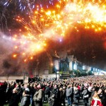 Spectacle pyrotechnique habits de lumière à Epernay, 30 000 personnes